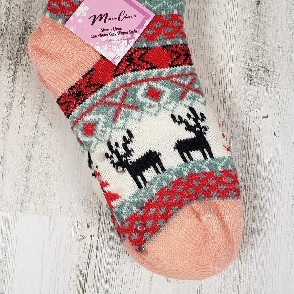 NWT Mari Clare Sherpa Lined Knit Winter Reindeer Design No-Slip Slipper Socks